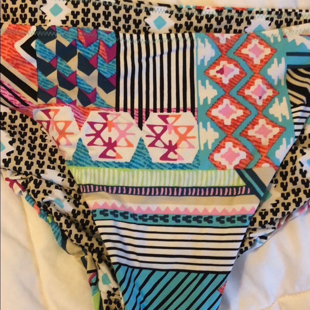 Vera Bradley reversible bikini - Picture 4 of 5
